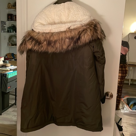 Madden Girl Parka in Olive Green with Faux Fur Lined Hood - Picture 8 of 8